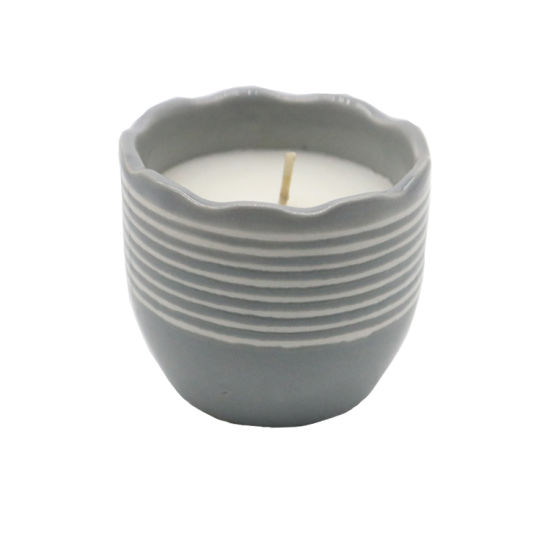 Shaped Ceramic Candle with Sprayed Color for Home Decor